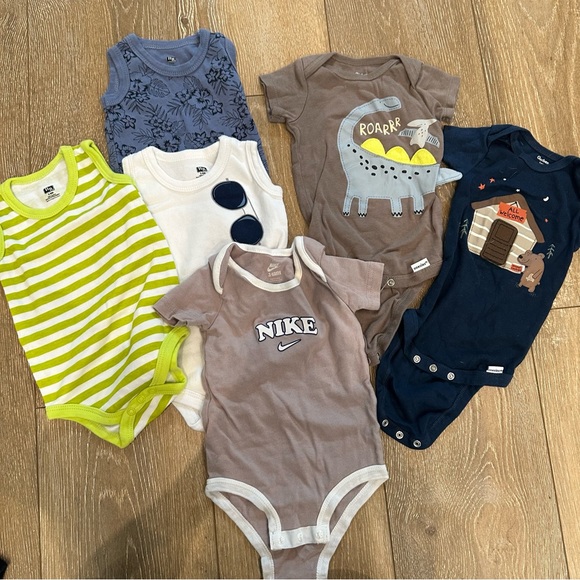 Lot of size 3-6 month baby clothes short sleeve long sleeve onsies - Picture 3 of 4